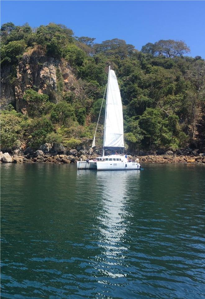 catamaran tour to taboga island in panama